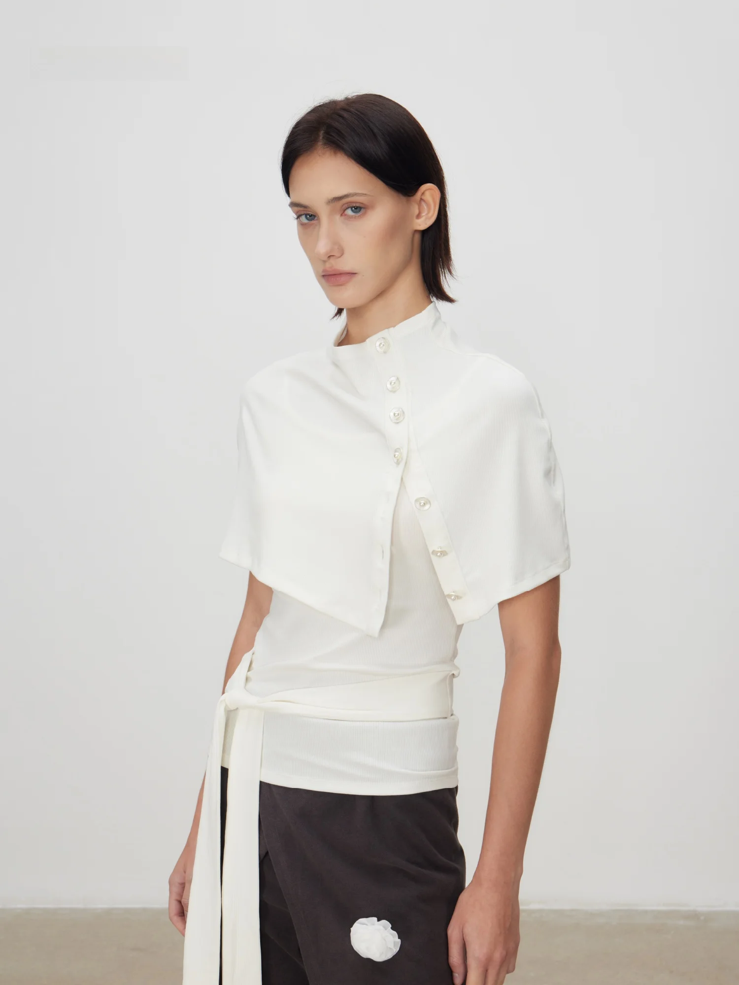 

KIP MERCI 2026SS White Knitted Set Soft Versatile Two-Piece Ensemble Shoulder Wrap Layering Design Summer Fashion Women's Wear