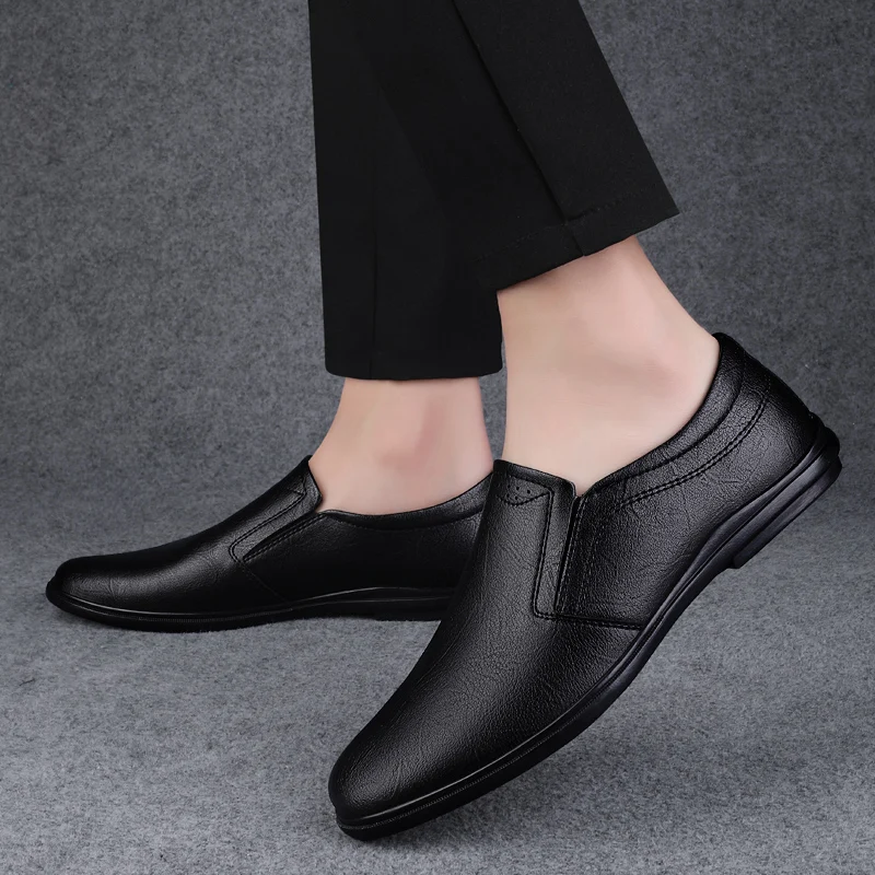 

Брендовые мужские летние полые дышащие повседневные противоскользящие туфли для вождения, новые модные мужские удобные лоферы с круглой головкой для отдыха