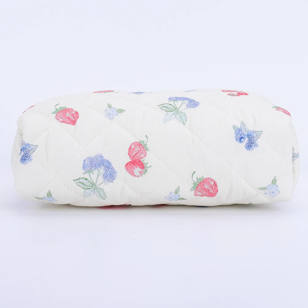 

3Pcs Padded Makeup Bag Large Capacity Quilting Storage Bag Strawberry Print Adorable Padding Skincare Pouch Ladies Trip Bag