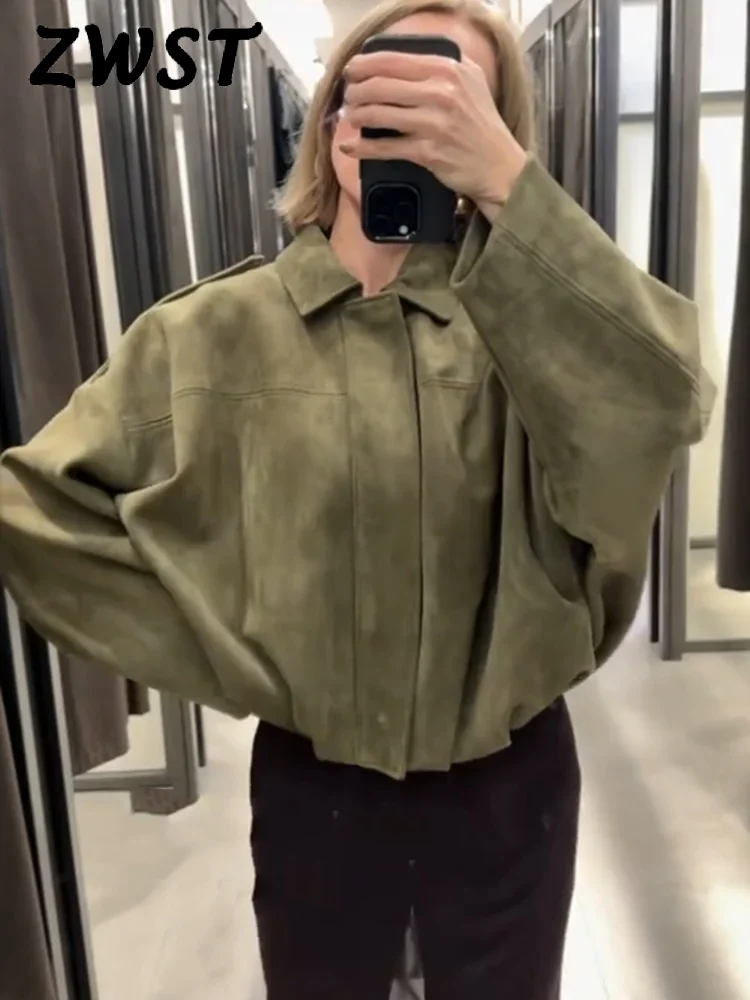 Коричнево-зеленая замшевая куртка женская с лацканами на молнии с длинными рукавами и карманами бомбер 2023 весна-осень женская свободная мотоциклетная верхняя одежда Коричнево-зеленая замшевая куртка женская с лацканами на молнии с длинными рукавами и карманами бомбер 2023 весна-осень женская свободная мотоциклетная верхняя одежда
