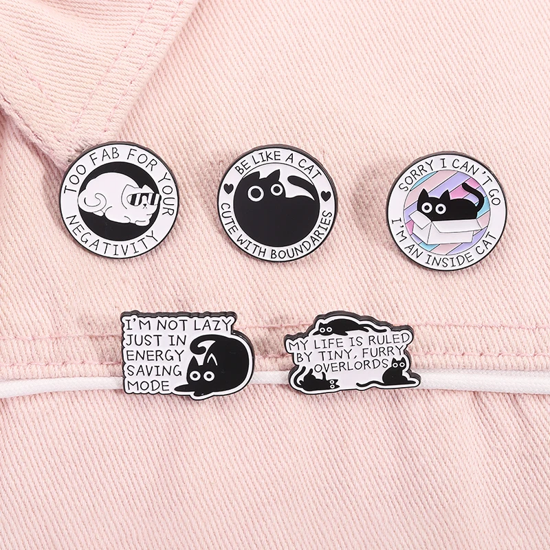 Sorry I Can't Go I'm An Inside Cat Emaille Pin Cartoon Cute Big Eyes Black Kitten Broschen Revers Abzeichen Schmuck Geschenke für Freunde