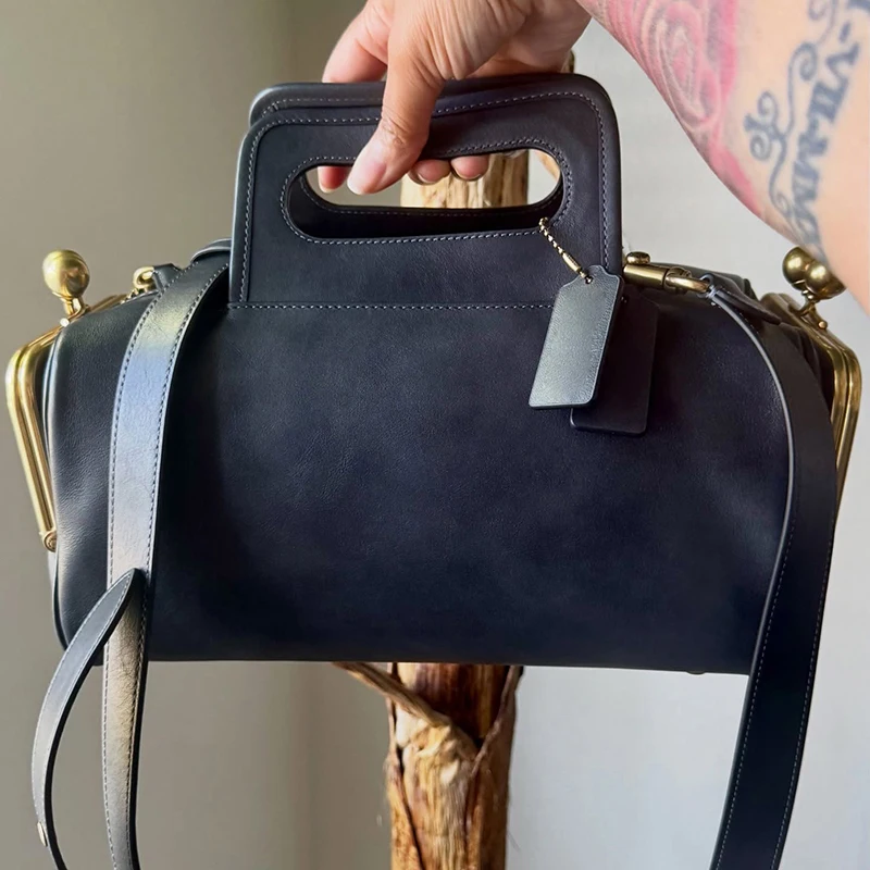 

Branded Retro Buckle Handbag Luxury High-quality Metal Buckle Shoulder Bag Stylish Large-capacity Pu Square Bag Women's Box Bag