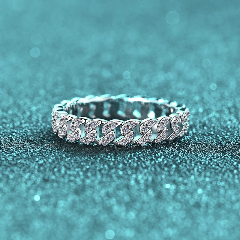 anello-in-moissanite-–-fascia-in-argento-sterling-s925-con-pave-completo-di-moissanite-effetto-cielo-stellato-finitura-premium-di-lusso-leggero-ed-elegante-per-donna