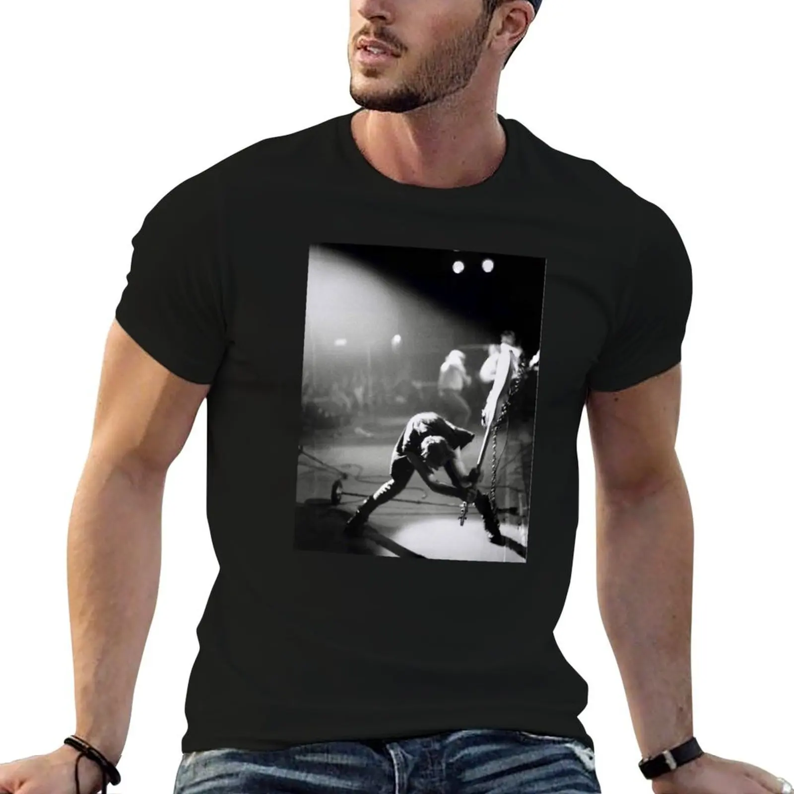 

guitars upp<<the clash,great the clash,the clash,the clash, the clash,the clash,best the clash, clash clas T-Shirt
