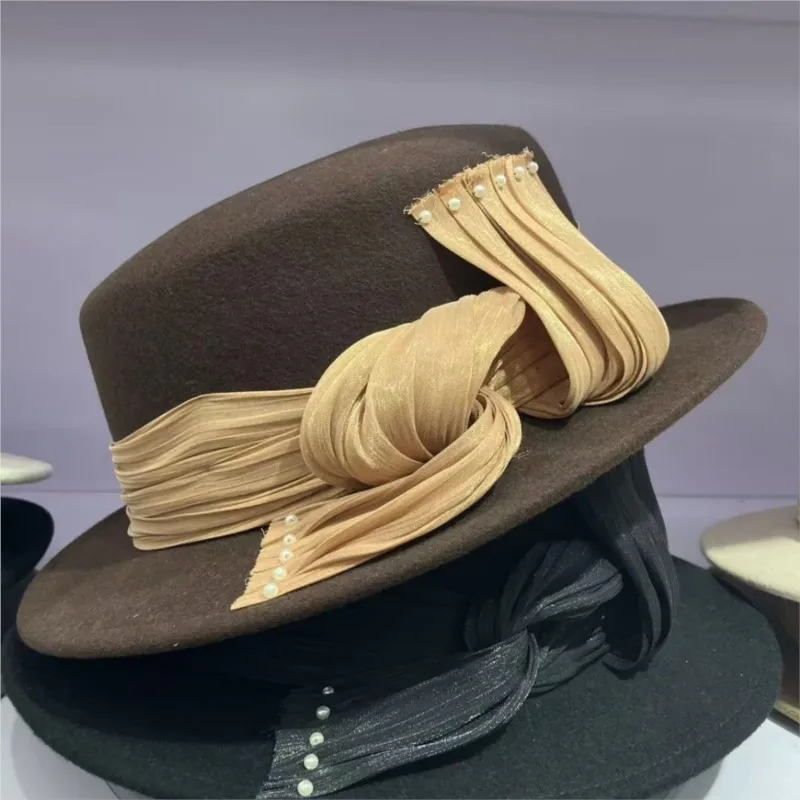 This silk and linen interlaced wool top hat is elegant versatile for women flat-topped with stylish fashionable feel