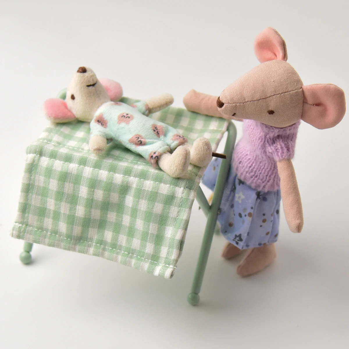 1:12 Miniature Simulation Furniture Metal Baby Changing Table for Bjd Ob11 doll house