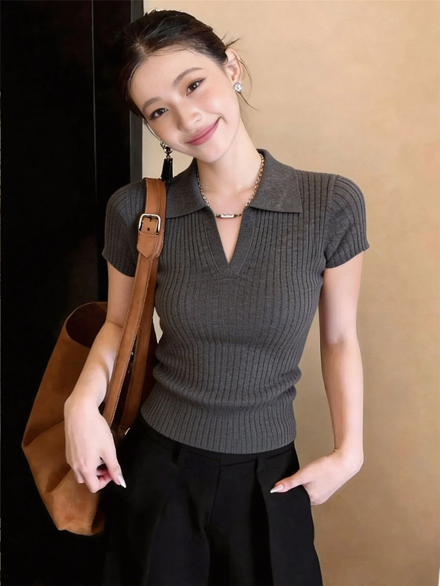 

Slim Fit Korean Style Grey Shirt Knitted Short Sleeve T-Shirt Women Summer New Style Waist Cinching Collared Short Top