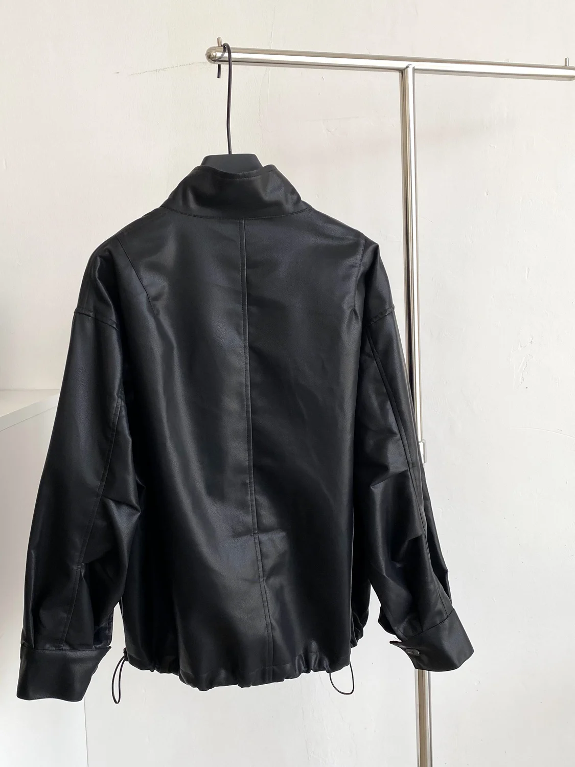 

Женский свободный повседневный топ из искусственной кожи в американском стиле ретро с завязками BF, топ на осень 2024, ветер для поездок на работу