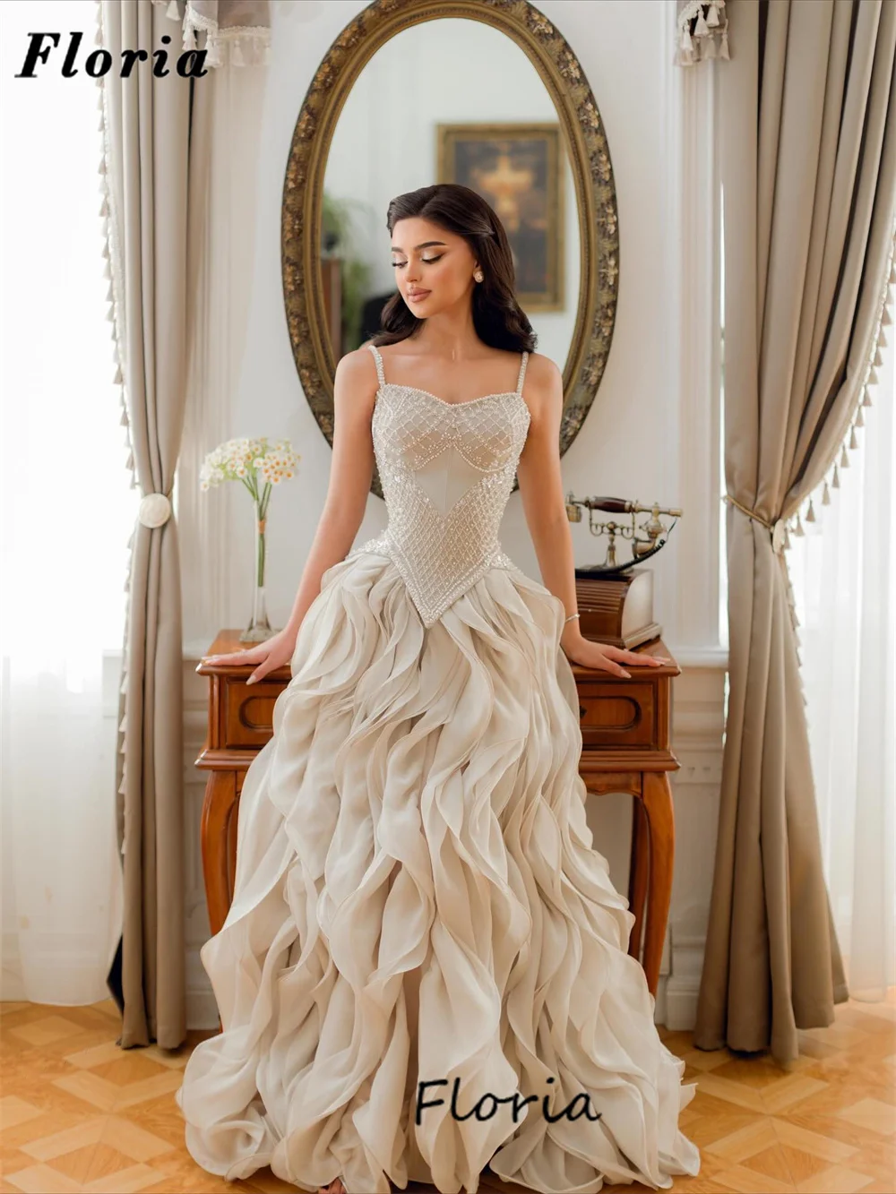 

Arabic Spaghetti Straps Evening Dresses Ruffles Skirt Beading Formal Prom Dress Customized Crystals Wedding Party Gowns Robes