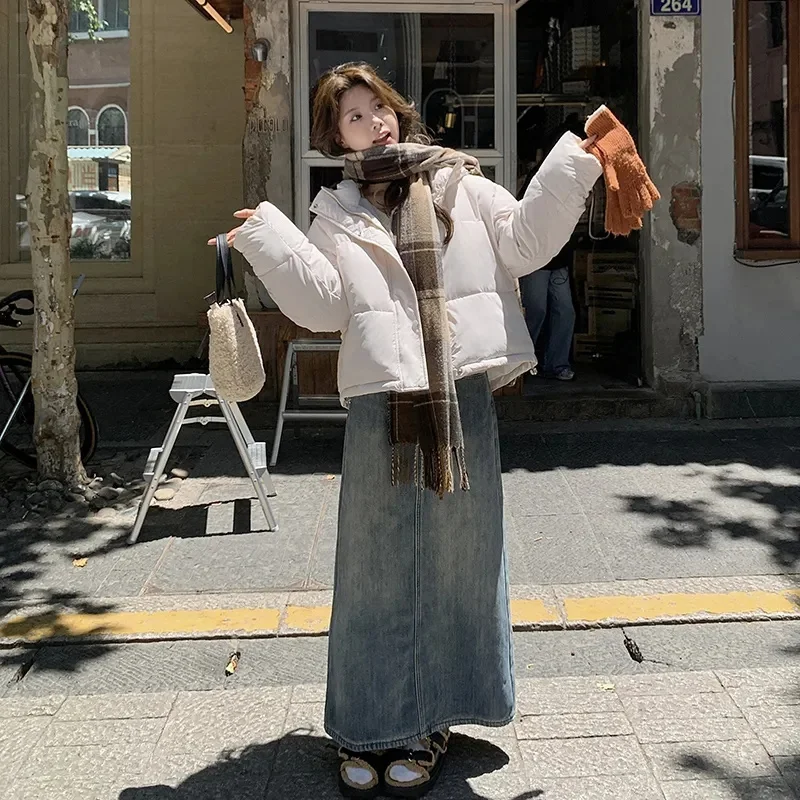 2025 Giacca invernale New Fashion Piumino corto da donna Spessore caldo sciolto tipo bozzolo con cappuccio Diamond Puffer Coat Outwear