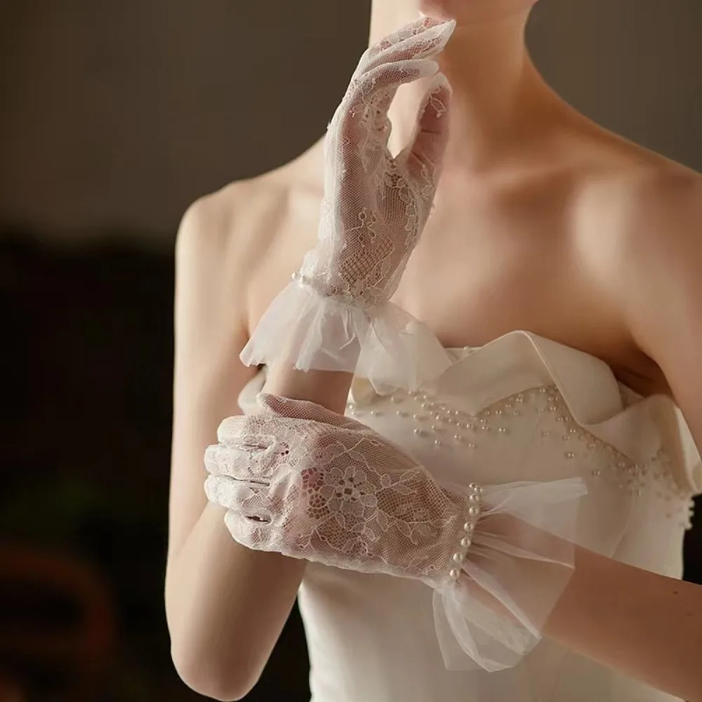 Beautiful Breathable Bridal Gloves Bow Thin Wedding Mittens Satin Pearl Short Black Mittens Banquet image 2