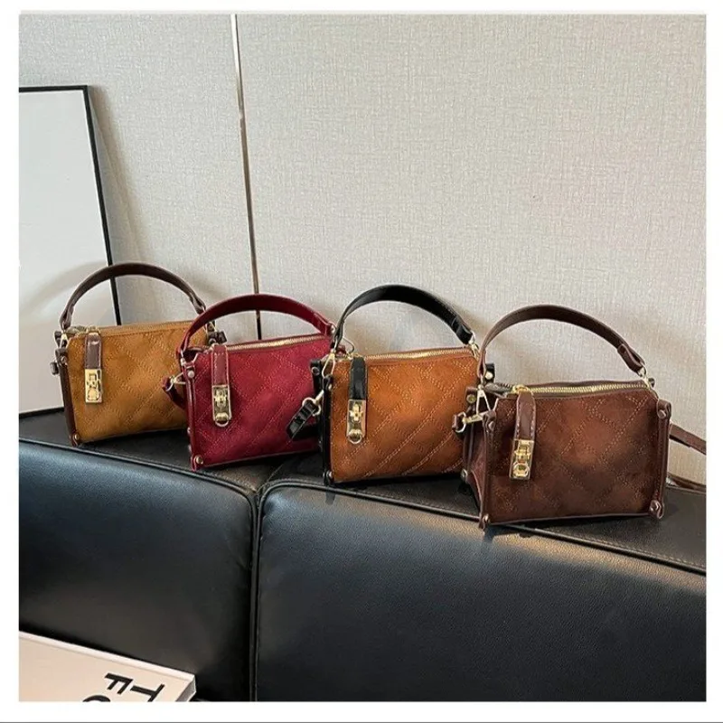 

Chic Luxury Handbag Crossbody Design Parisian Elegance Doubles As A High-End And Practical Diaper Bag