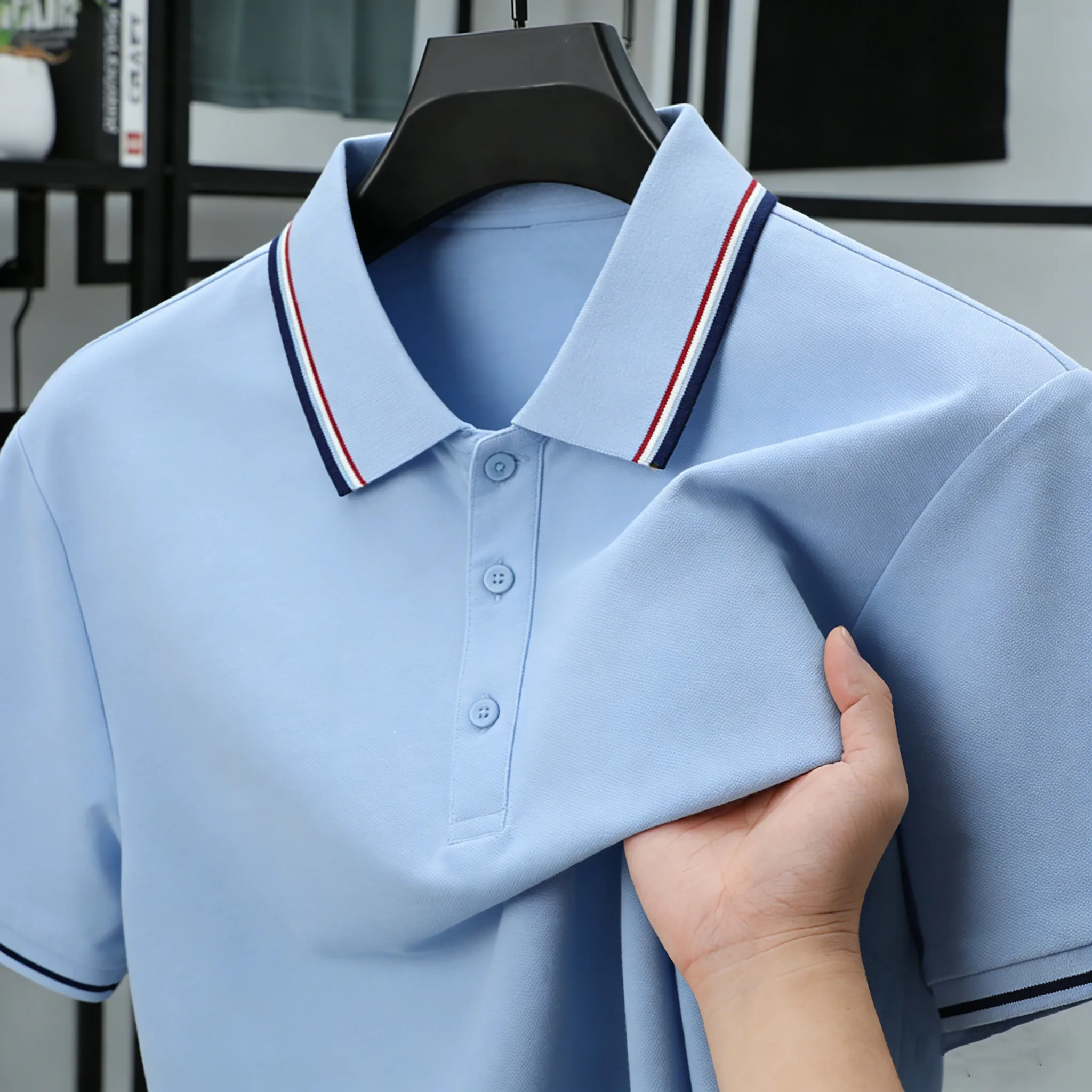 6 Farben Sommer-Streifen-Poloshirts für Herren Farbblockierendes Atmungsaktives T-Shirt Vielseitige Straßenkleidung Modische Einfache Knopf-Oberteile