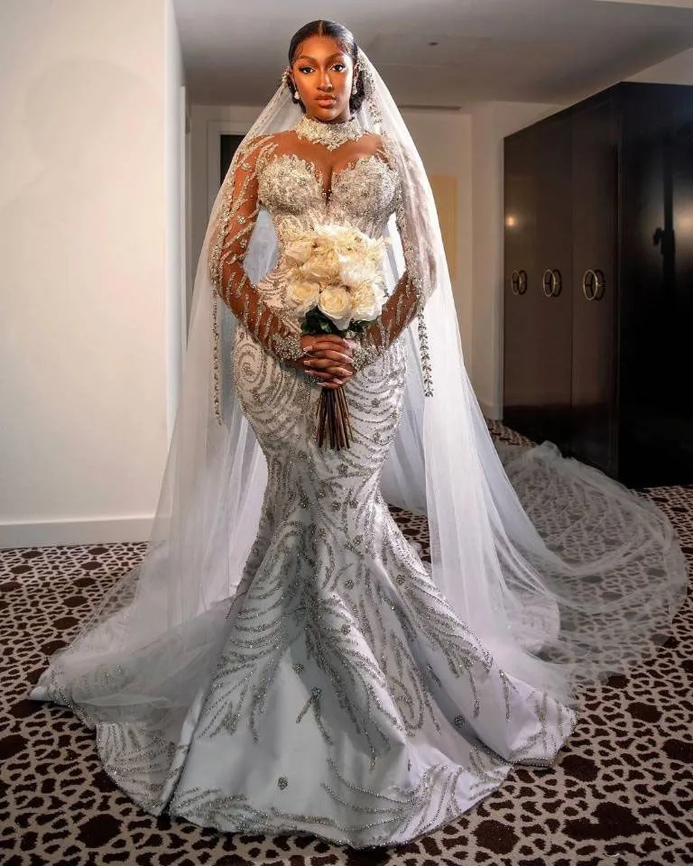 Mermaid Luxury Wedding Dress Applqiues Sequins Beads Long Sleeves V Neck Halter Backless 3D Lace Ruffles Bridal Gowns Plus Size