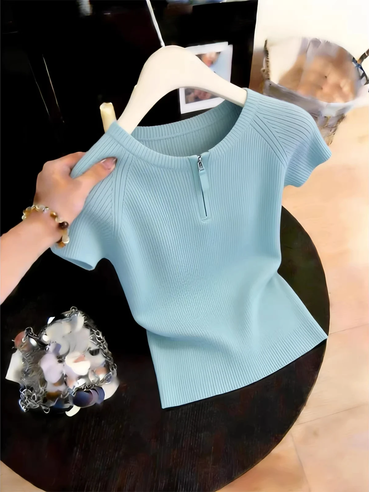 

Fashionable Korean Style Short Sleeve T-Shirt Women's Summer 2026 Slim Fit Soft Material round Neck Casual Versatile Top
