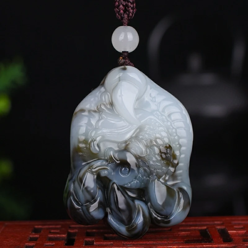 

Blue and White Jade Eagle Claw Carp Pendant: Boy Seizes The Opportunity, Versatile Jade Pendant