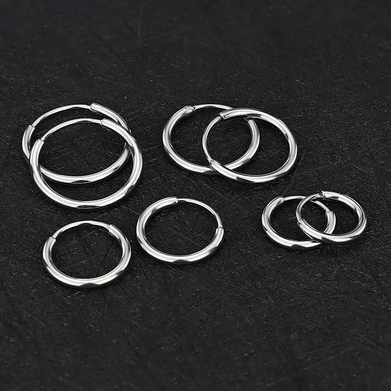 Mini 1 Stück 1,6 mm runde offene Creolen, Schwarz-Gold-Farbe, 316L Edelstahl, IP-beschichtet, kein Verblassen, allergiefrei – Detail 3