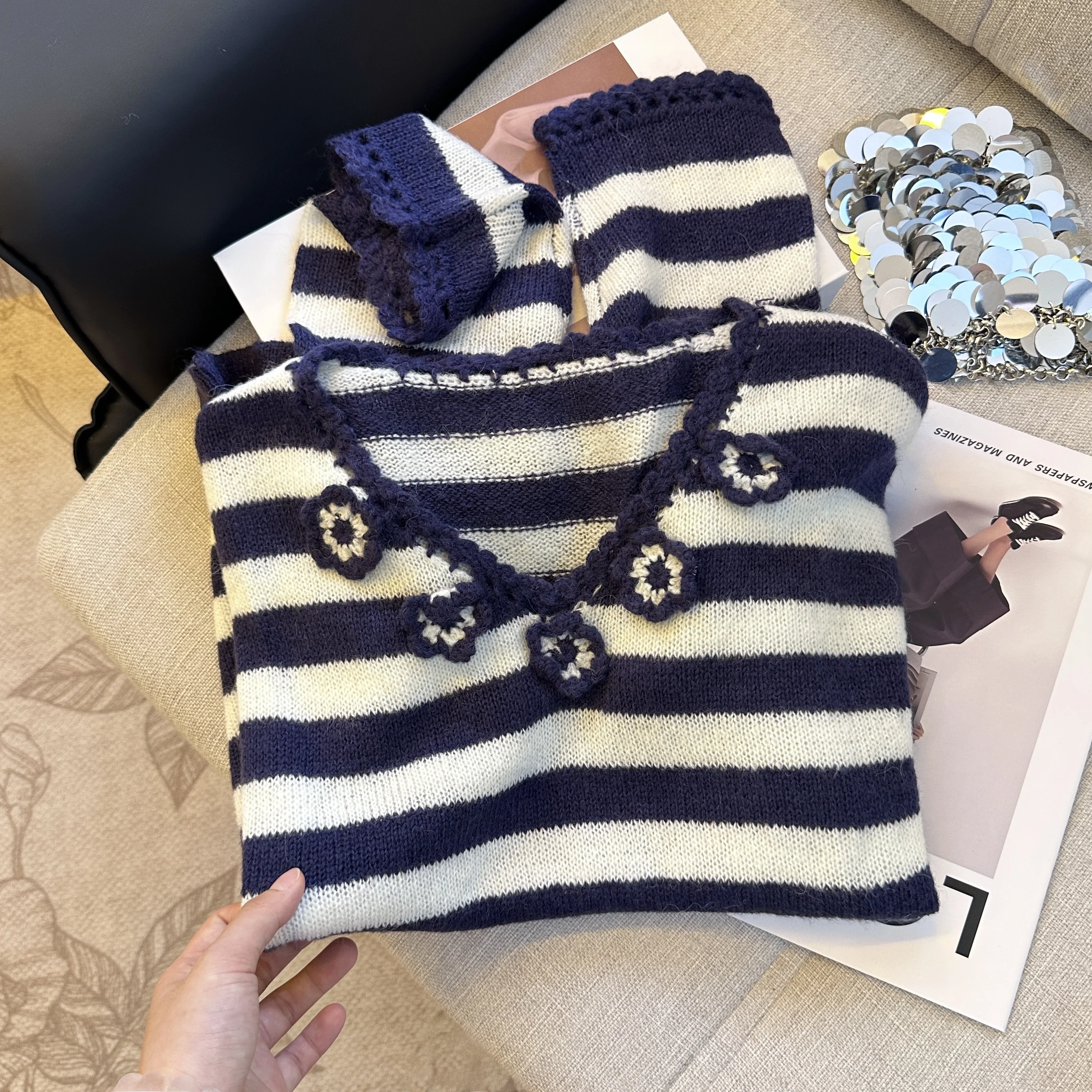 

Women's V-neck Striped Knitwear Long Sleeve Mid-length Fashionable Autumn Gentle Style Floral Pattern Soft Wind Fashionable S...