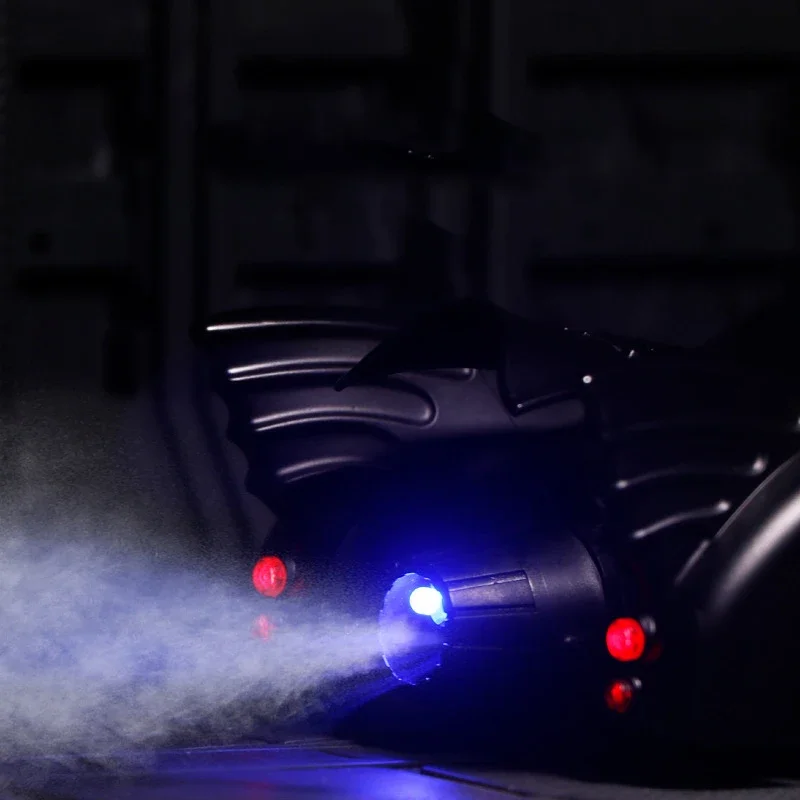 Batmobile Bat 1:24, modelo de aleación, coche de juguete fundido a presión, fundición de Metal, sonido y luz, coche de juguete extraíble, vehículo