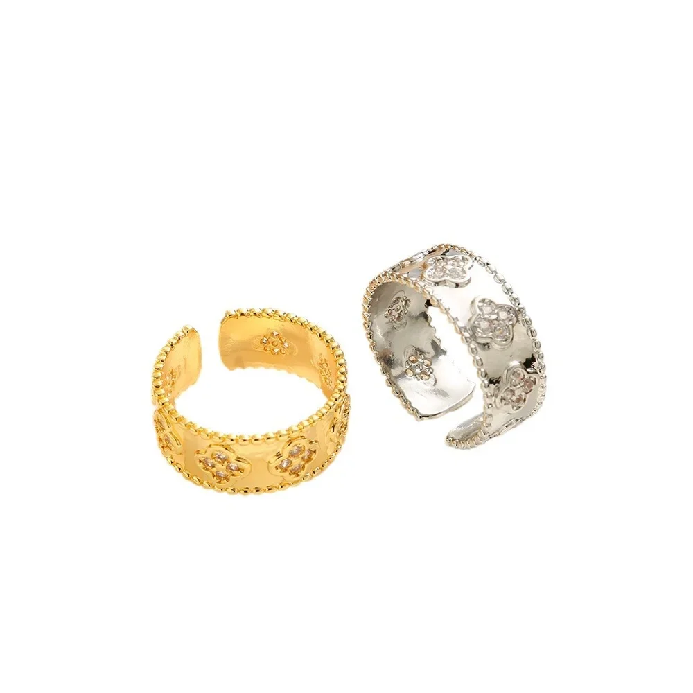 خاتم سيدة المشكال المكرر والمتخصص والخفيف الفاخر بأربع أوراق البرسيم، مع مجموعة الماس الصغير