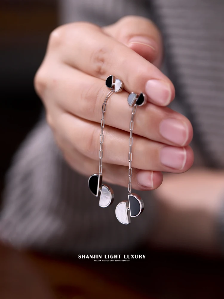 

Natural Black Agate S925 Silver Earrings Women's Niche Design Sense Versatile Personality Temperament Earrings
