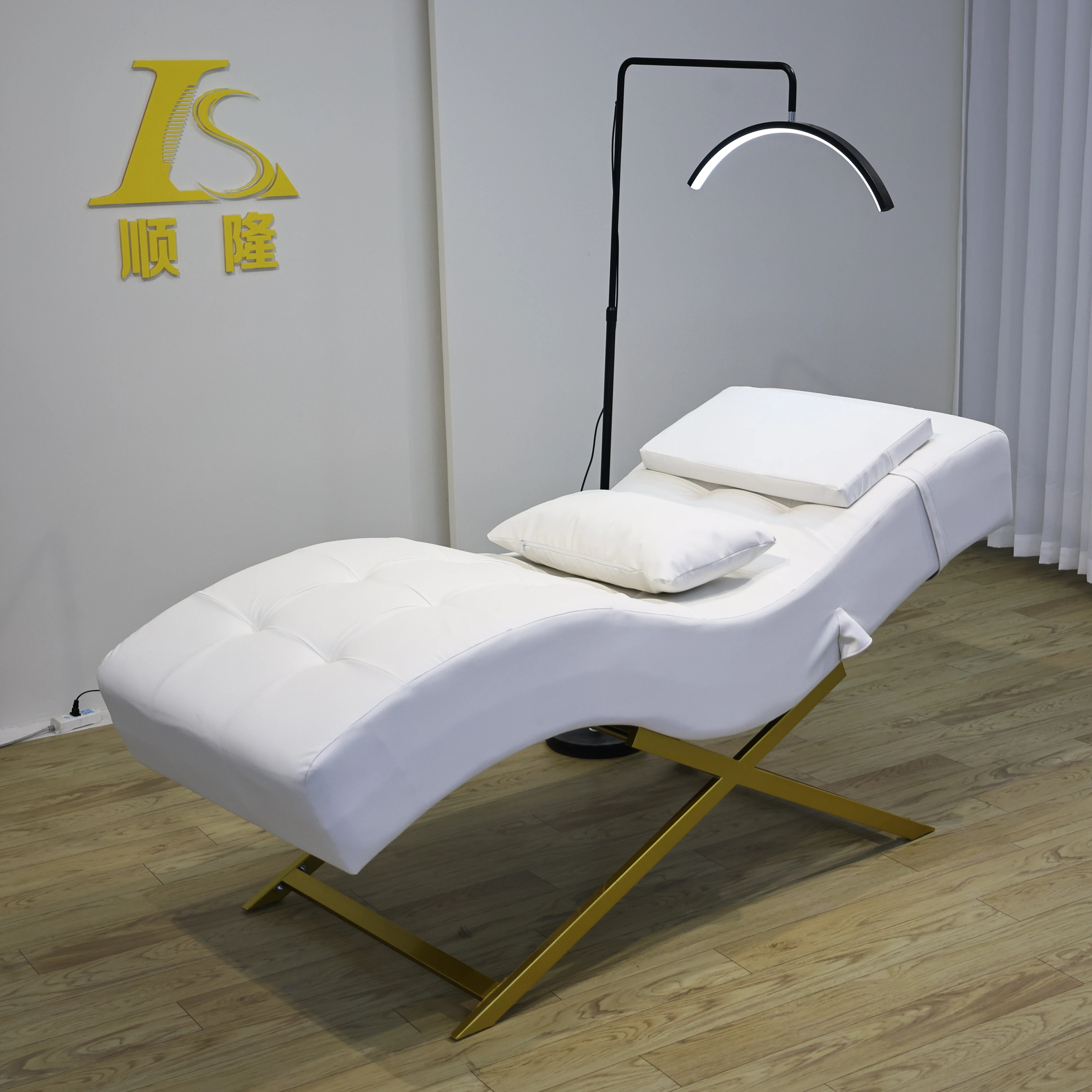 Curved Facial Bed White PU Gold X Shape Metal Frame Manual Reclining Massage Table for Eyelash Extension Beauty Salon Spa