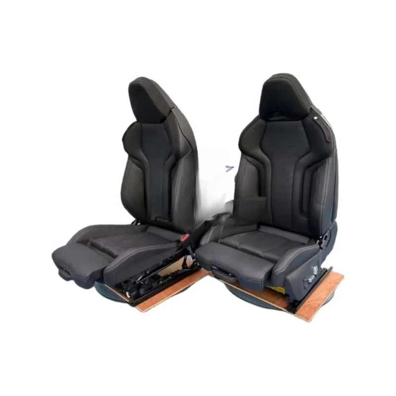 

The high-quality M4 G82 sports performance power seat is made of high-grade leather