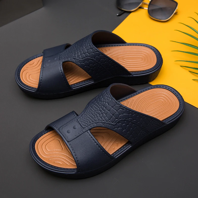 

Летние новые мужские сандалии с толстой подошвой, верхом с крокодиловым принтом, нескользящие, с цветными вставками, для улицы, пляжа и повседневной носки.