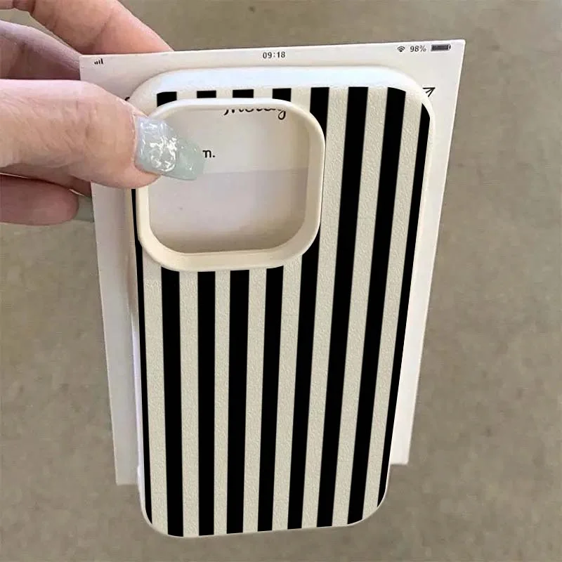 Рисунок 2 - Красочный полосатый минималистичный