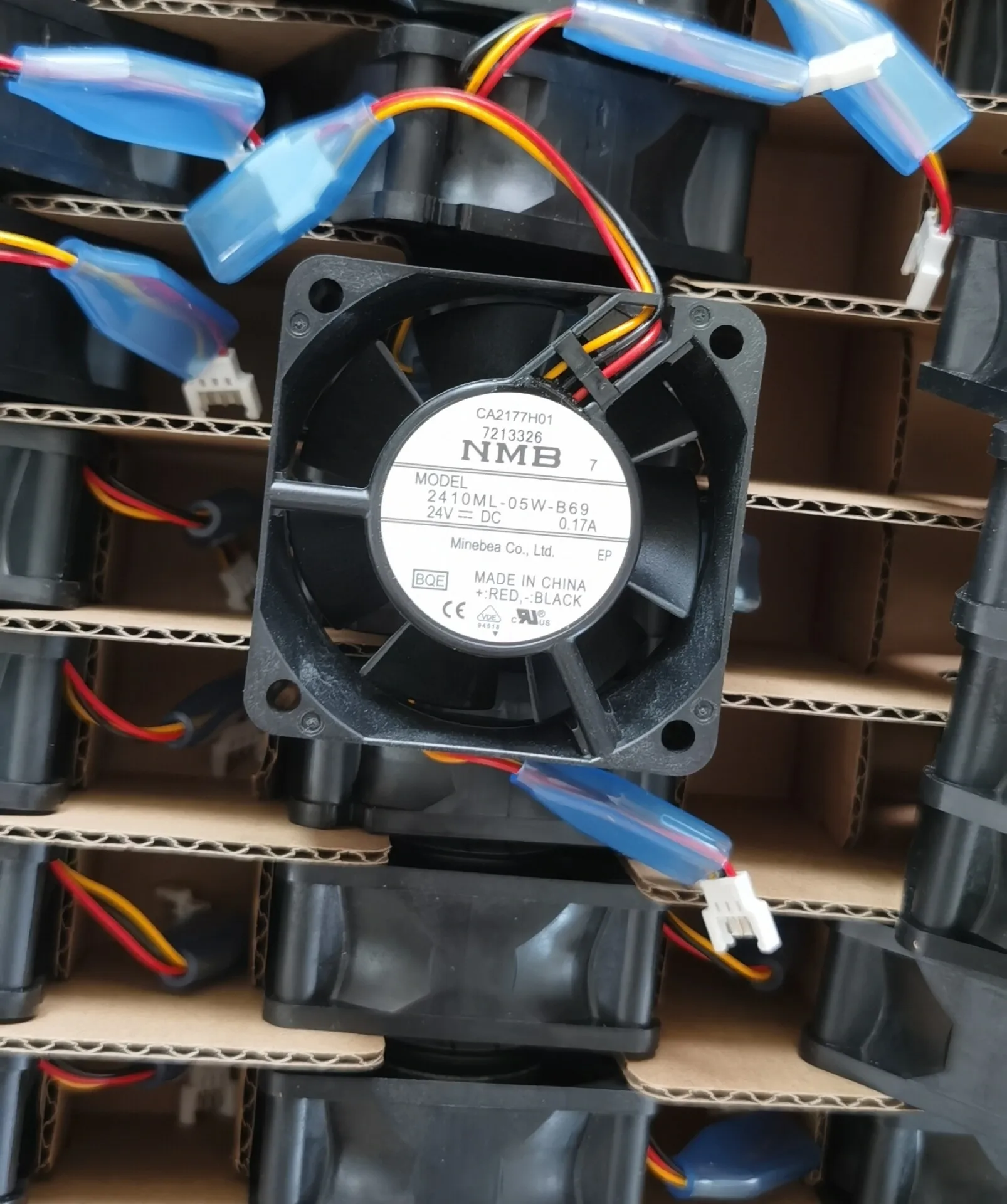 

Original 2410ML-05W-B69 24V 0.17A 6025 inverter cooling fan