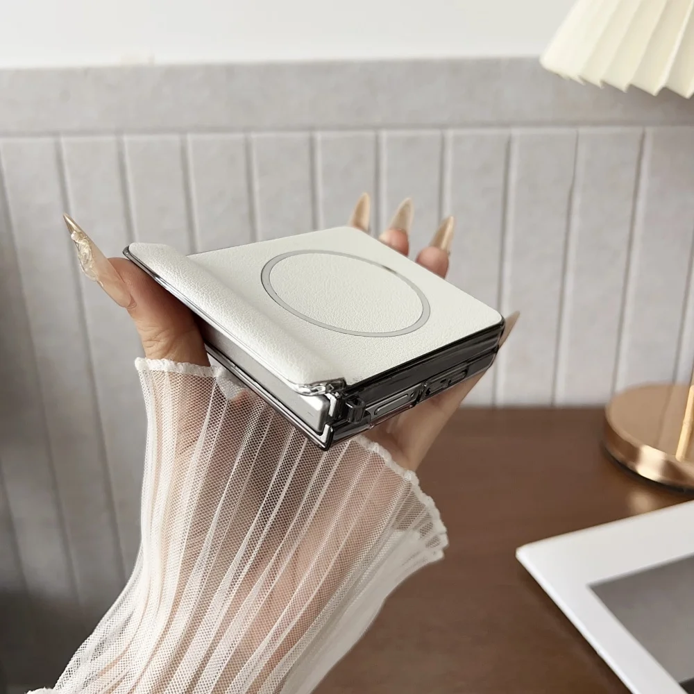 حافظة جلدية مغناطيسية لهاتف سامسونج جالاكسي Z فليب 7 لهاتف Magsafe المفصلي غطاء شحن لاسلكي مقاوم للصدمات لهاتف Z Flip7