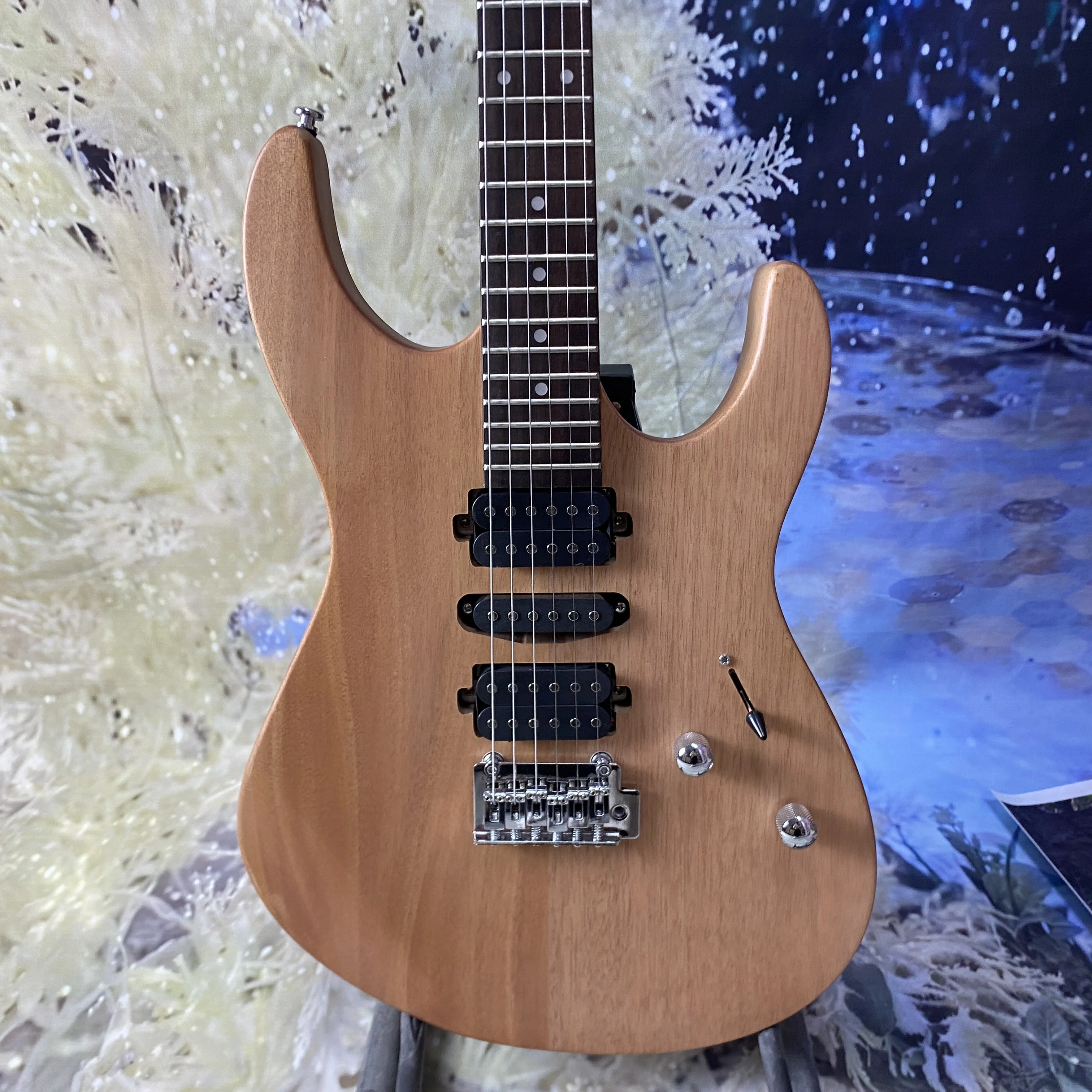 Raw wood 6-string electric guitar HSH pickup Maple neck rose wood fingerboard chrome plated hardware fast delivery