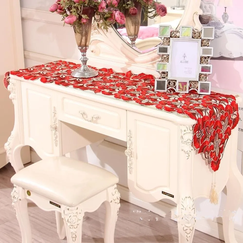 Red Elegant Floral Table Cover Idyllic Embroidered Table Runner Tablecloth for Wedding Hotel Dinner Party Fashion Table Flag B2