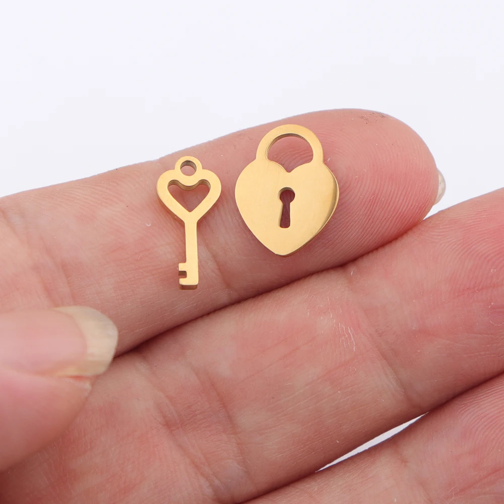 5 sztuk/partia polerowane na lustro klucz ze stali nierdzewnej i zamki Charms Mini miłość w kształcie serca wisiorki dla DIY tworzenia biżuterii — zdjęcie 4