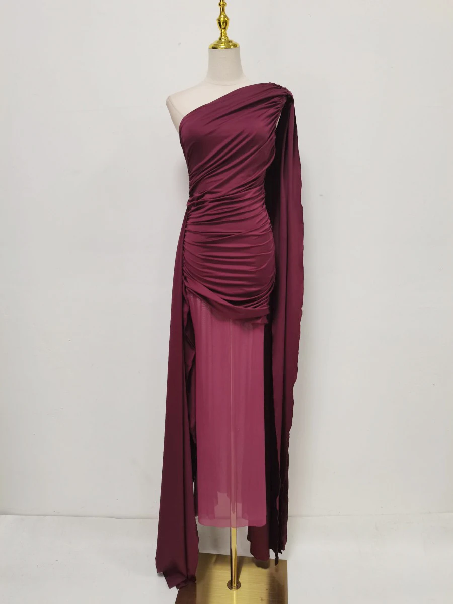 VGH Luxe blauwe diagonale kraag pure mesh maxi-jurk voor dames met één schouder cape-mouwen en gerimpelde taille voor een dinerfeest - afbeelding 1