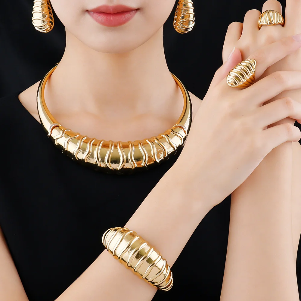 Vergoldetes Ohrringe- und Halsketten-Armband-Ringe-Set für Damen Italienischer Vintage Hochzeits- und Partyschmuck Geschenkset – Detail 4