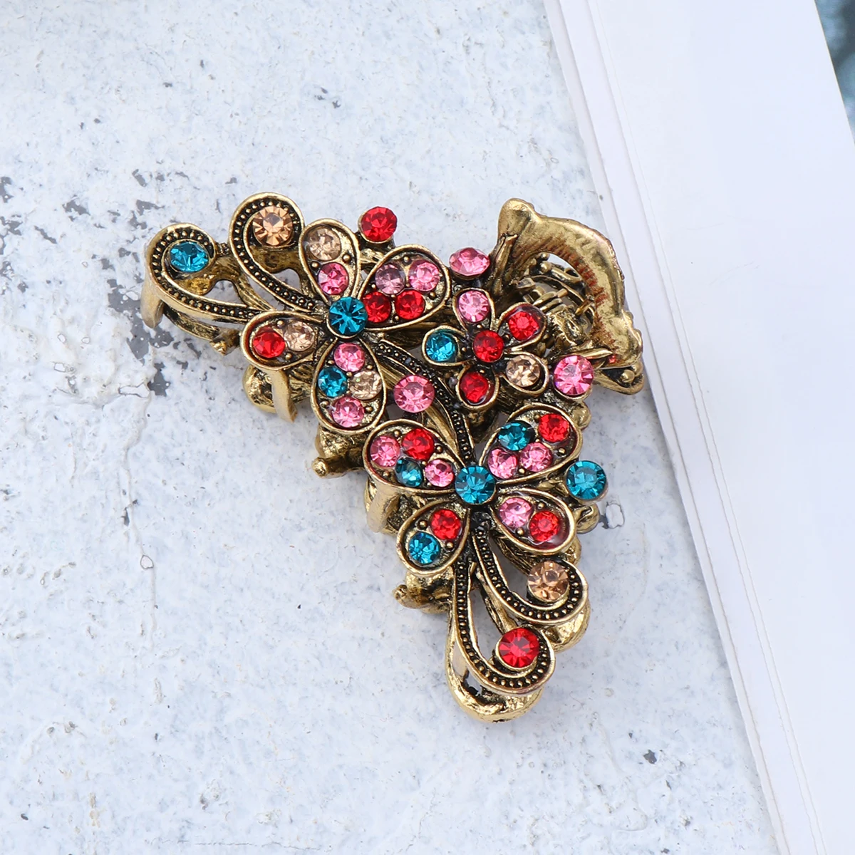 

Vintage Hair Claw Clips Elegant Barrettes Fashion Accessories Retro Style Hairpins Crystal Design Durable Non Slip Shower Proof