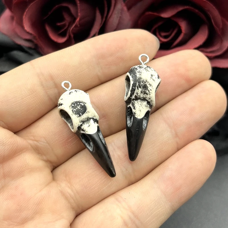 4pcs 34*14mm 3D Raven Skull Charms Magpie Skull Resin Replica Pendant Designer Charms Fit Jewelry Making DIY Jewelry Findings