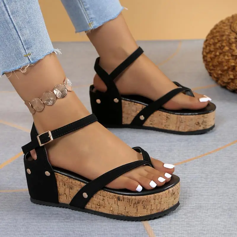 Women Wedges Platform Clip Toe Sandals Summer Rivets Design Roman Woman Sandels Hot Seller Beach Holidays Sandalias Du Mujer