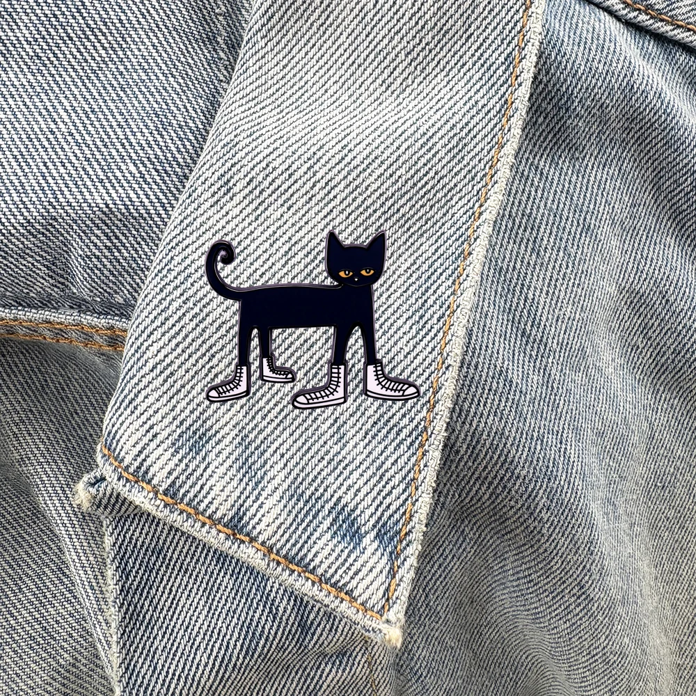 Pin esmaltado Pete the Cat I Love My White Shoes Badge Pin de solapa de animal Kawaii
