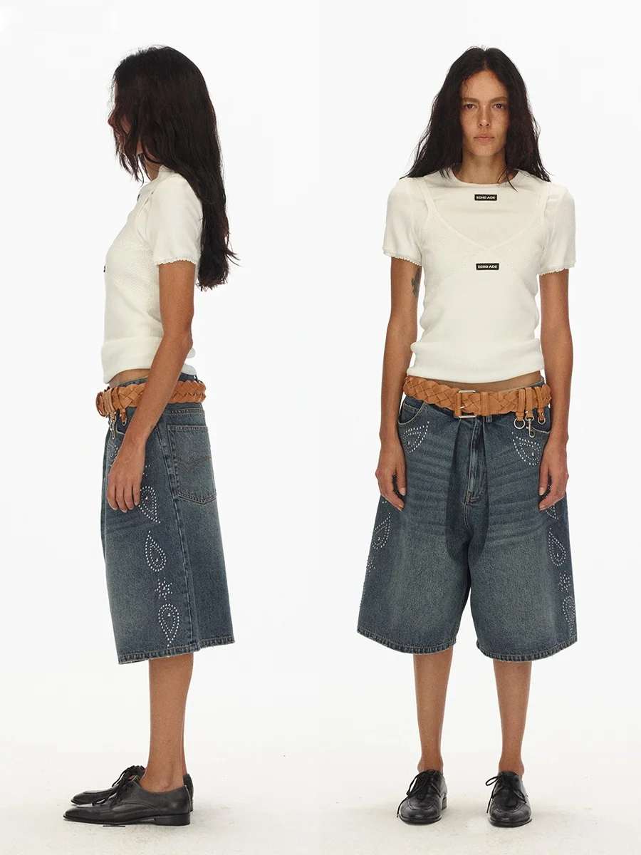 

Ade Soft Skin-Friendly Denim Mid-Length Pants with Double Layer Pleated Leg Design And Heat-Pressed Flower Embellishments