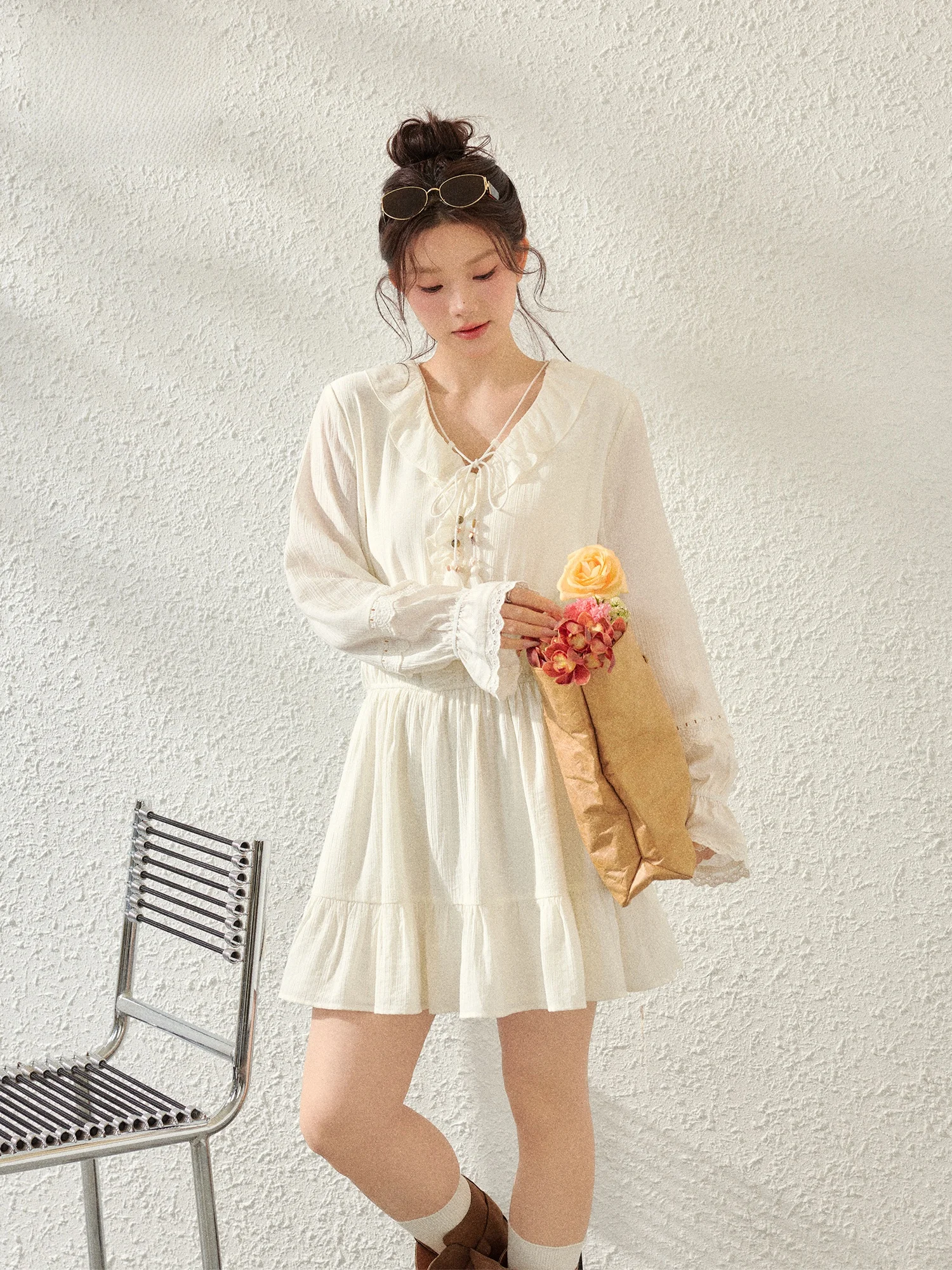 

Женское платье больших размеров с V-образным вырезом, расклешенными рукавами, в корейском стиле, стройнящее, весеннее, белое, с высокой талией, в стиле фейри.