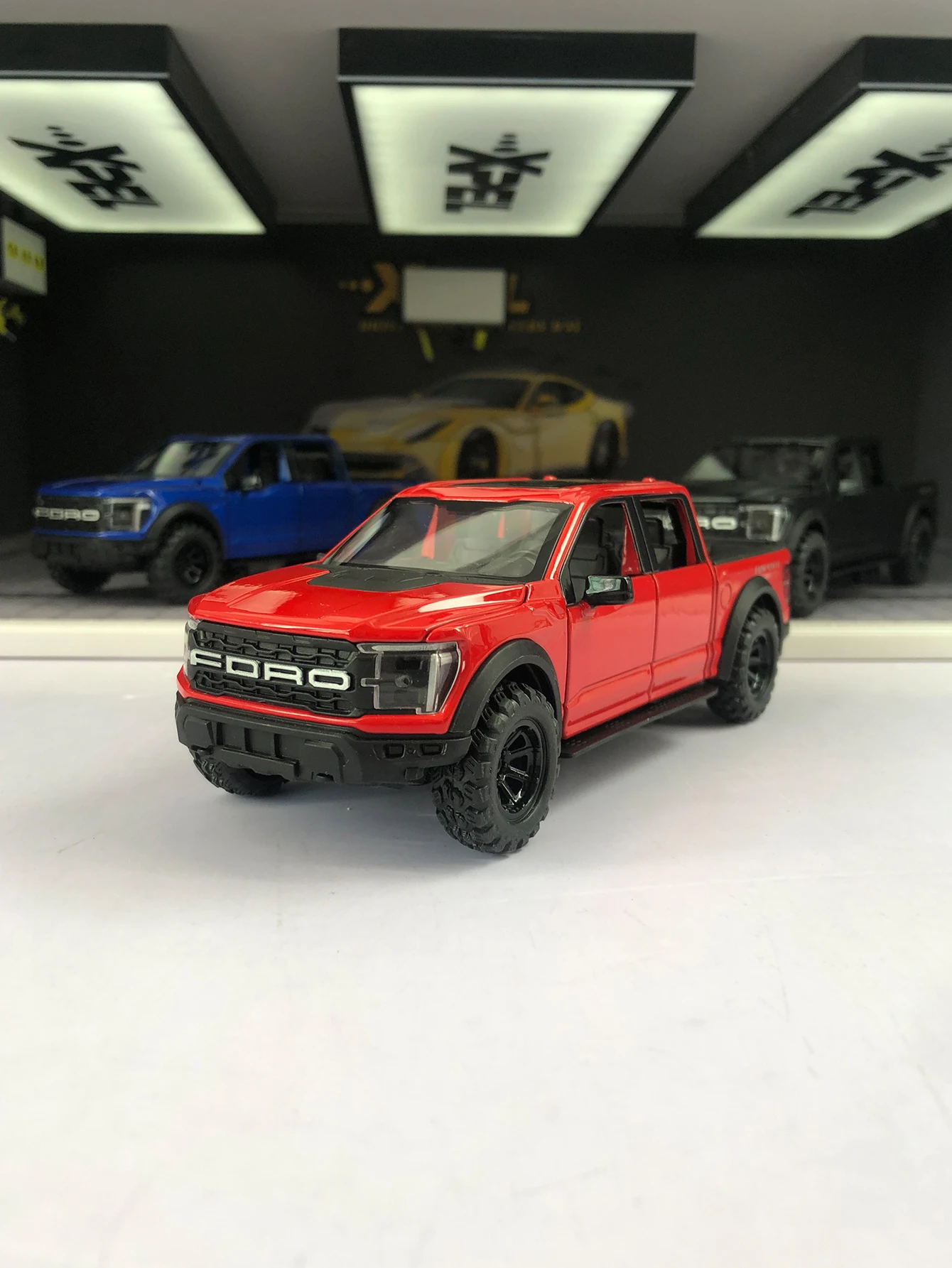 

Масштабная модель пикапа F-150 из цинкового сплава 1:32, статическая декоративная фигурка, металлический коллекционный подарок-модель автомобиля