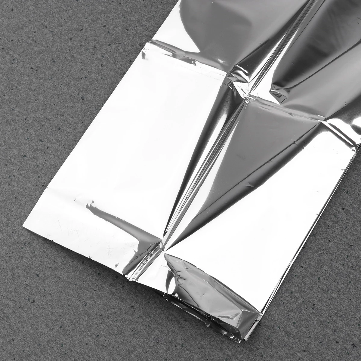 

5pcs Emergency Survival Thermal Reflective Silver Blanket Sun Protection Life Camping Hunting Portable Warmth