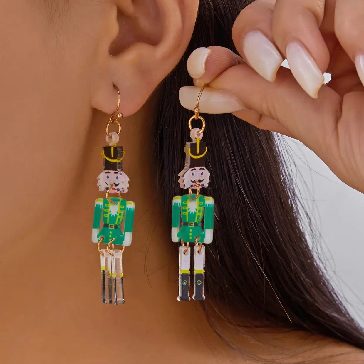 

Minimalist Acrylic King Pattern Drop Earring for Women Cute Santa Claus Elk Christmas Tree Pendant Earring New Year Jewelry Gift