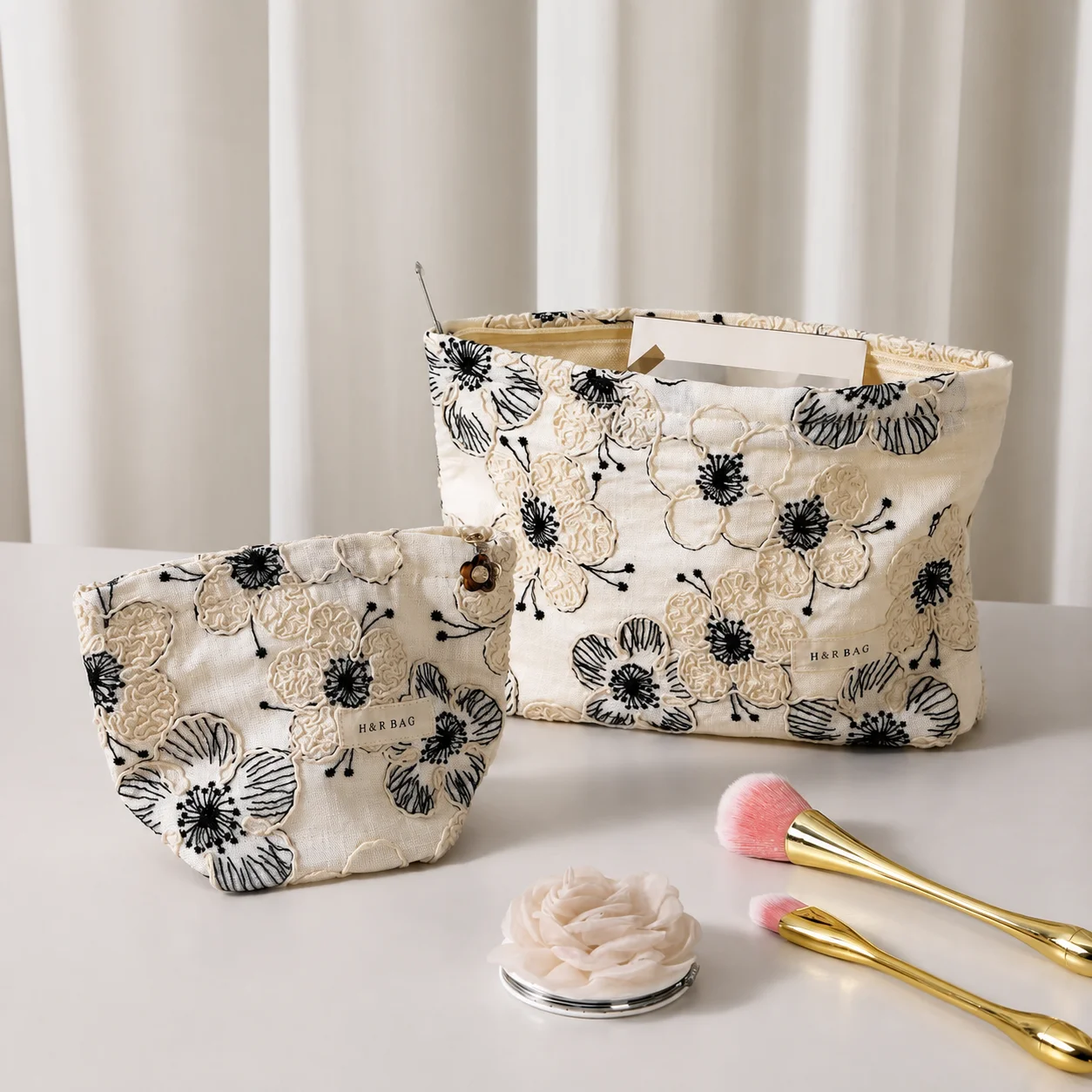 Beauty Storage Case Vintage Embroidered Fabric Cosmetic Bag Travel Makeup Pouch Lightweight Handheld Toiletry Bag For Home