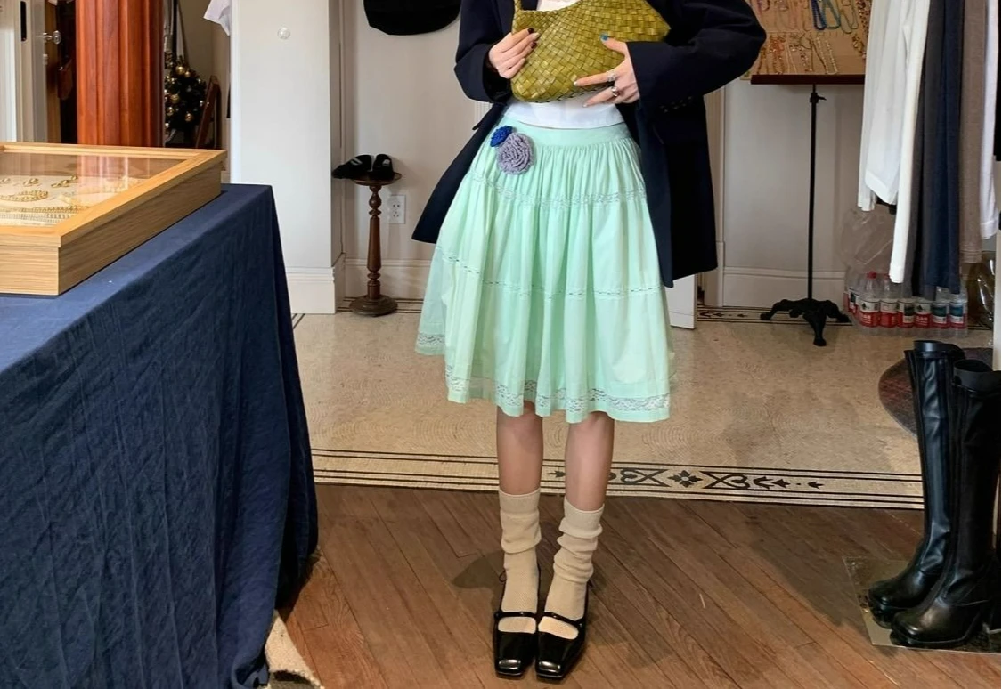 Lace Splicing Light Fruit Green Umbrella Skirt Women's 2026 Spring and Summer New Five-point Skirt