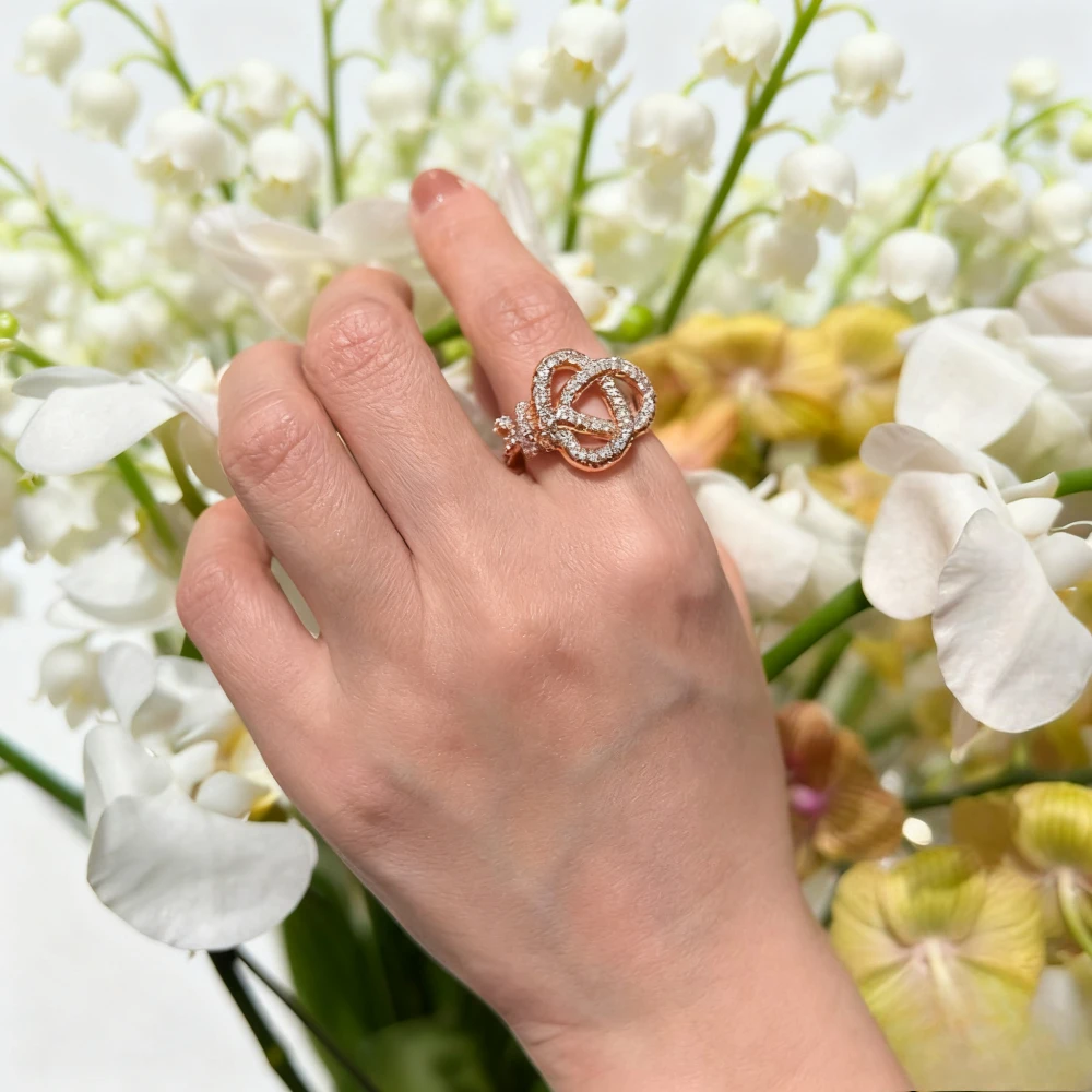 

Модные аксессуары 2025 года, высококачественное кольцо с шипами, изготовленное из высококачественного и элегантного кольца с узлом и узлом.