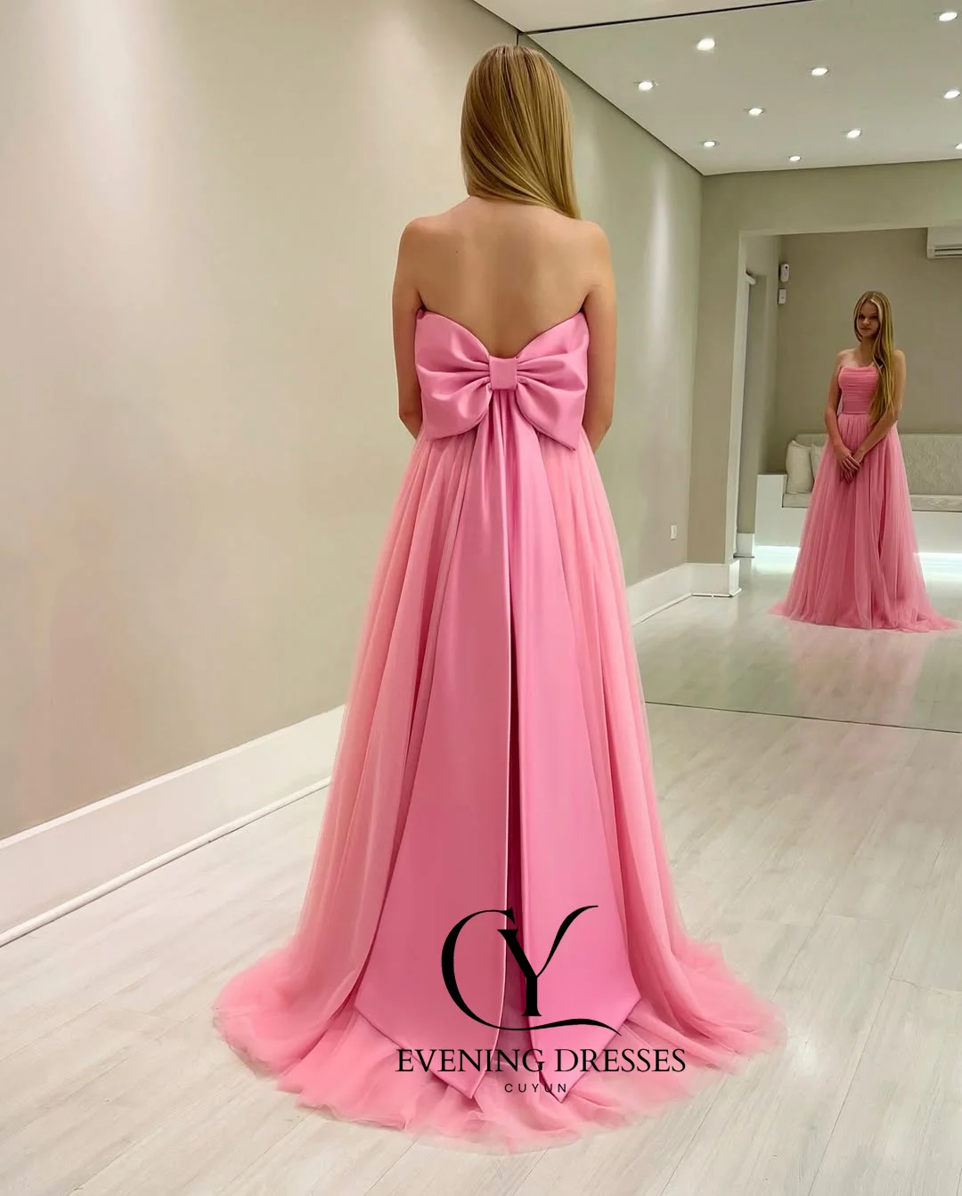CUYUN ピンク ガールズ プロムドレス ロング ホームカミングドレス カスタマイズされたストラップレス Aライン ソフトチュール イブニングパーティードレス フォーマルイベント
