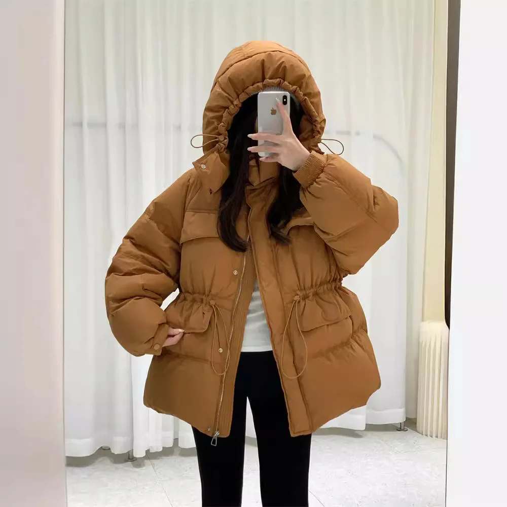 سترة نسائية عالية الخصر مع قلنسوة سترات ضيقة شتوية دافئة متوسطة الطول معاطف منتفخة على شكل بطة بيضاء ملابس خارجية معطف سميك جديد